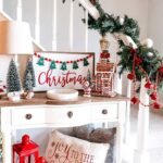 Wow Your Guests: 28+ Stunning Christmas Entryway Ideas!